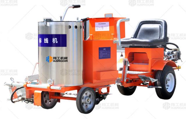 熱熔劃線機(jī)配置助力車，高施工高標(biāo)線質(zhì)量